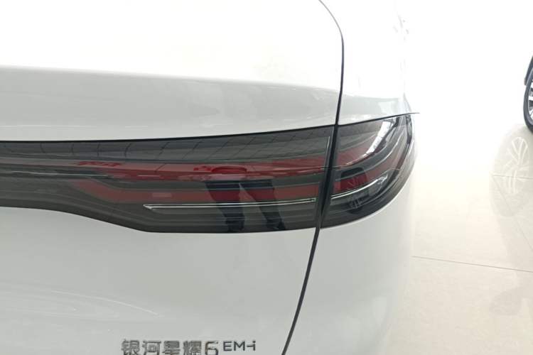 Used Geely Galaxy Stellar 6 2026 Model 125km Free-Style Edition Exterior 3