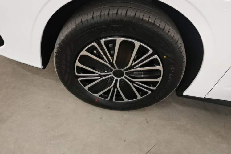 Used Geely Galaxy Stellar 6 2026 Model 60km Free-Style Edition Exterior 4