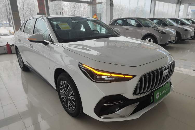 Used Geely Galaxy Stellar 6 2026 Model 125km Free-Style Edition Front Right 45 Deg