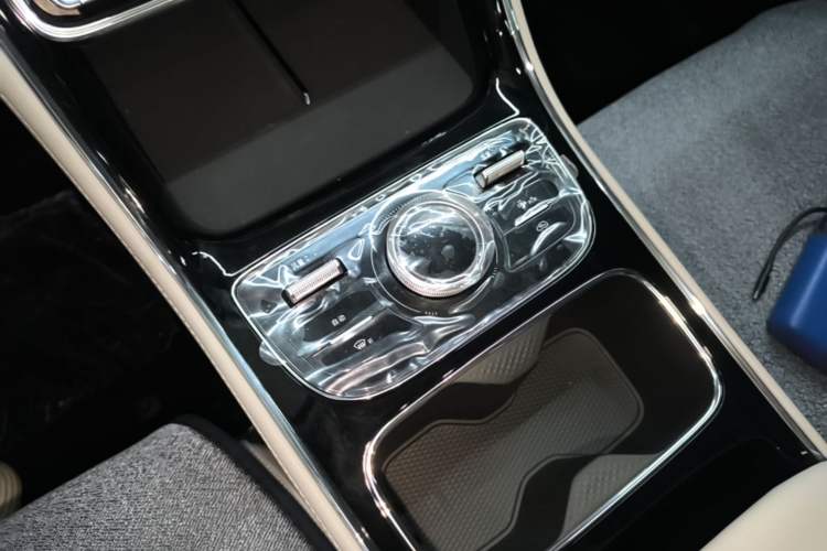 Used Geely Galaxy Stellar 6 2026 Model 60km Exploration Edition Gear Lever