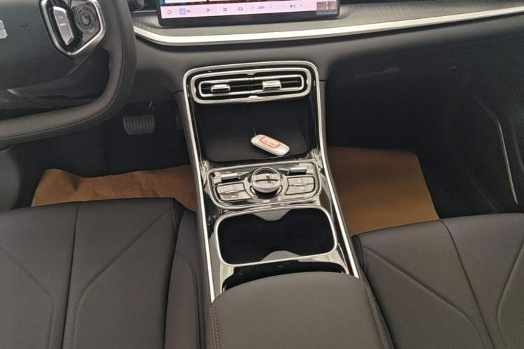 Used Geely Galaxy Stellar 6 2026 Model 60km Sailing Edition Gear Lever