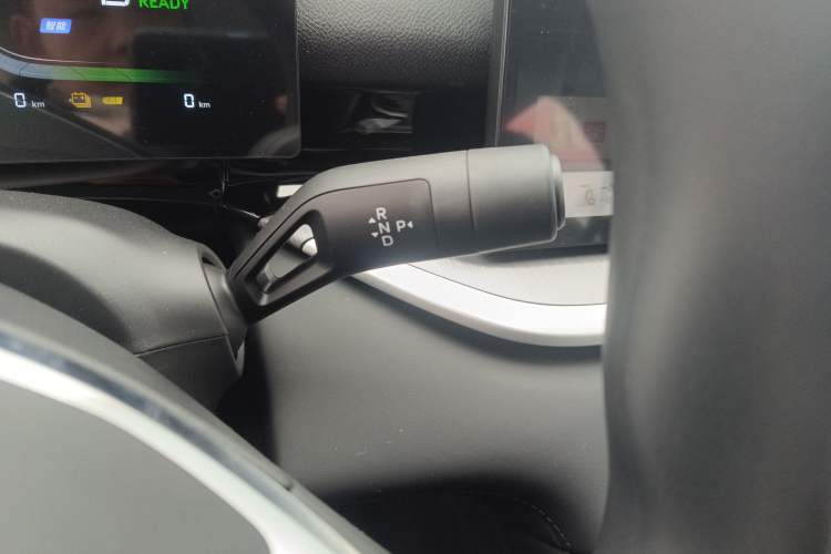 Used Geely Galaxy Stellar 6 2026 Model 60km Sailing Edition Gear Lever
