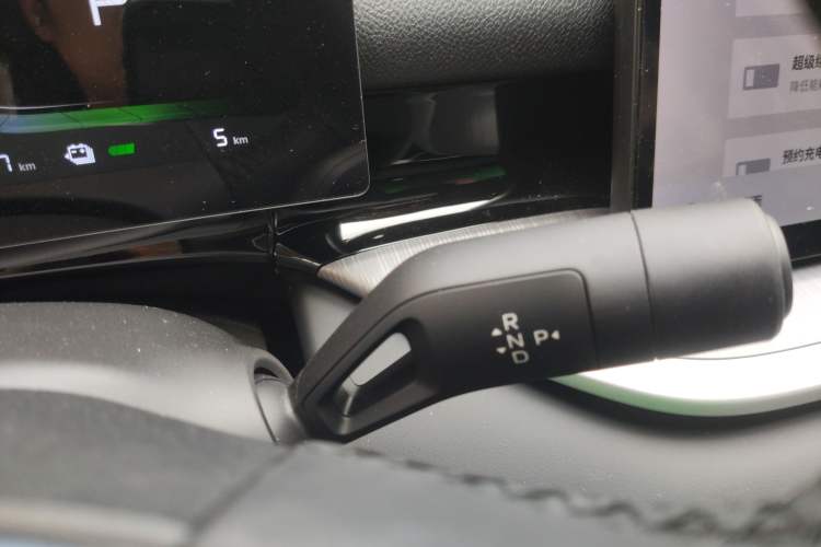 Used Geely Galaxy Stellar 6 2026 Model 60km Sailing Edition Gear Lever