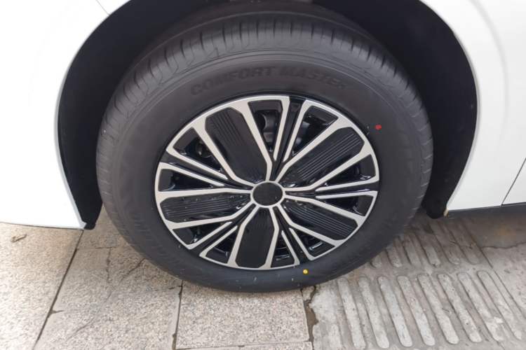 Used Geely Galaxy Stellar 6 2026 Model 125km Free-Style Edition Left Front Wheel Hub