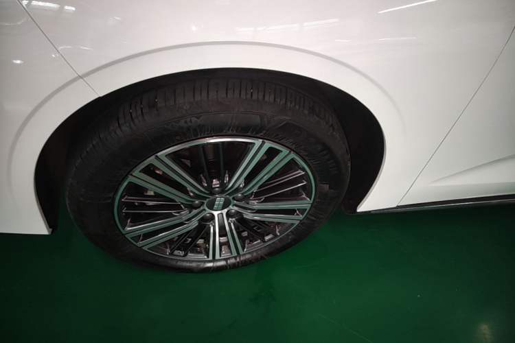 Used Geely Galaxy Stellar 6 2026 Model 125km Exploration+ Edition Left Front Wheel Hub