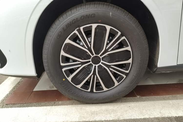 Used Geely Galaxy Stellar 6 2026 Model 125km Free-Style Edition Left Front Wheel Hub