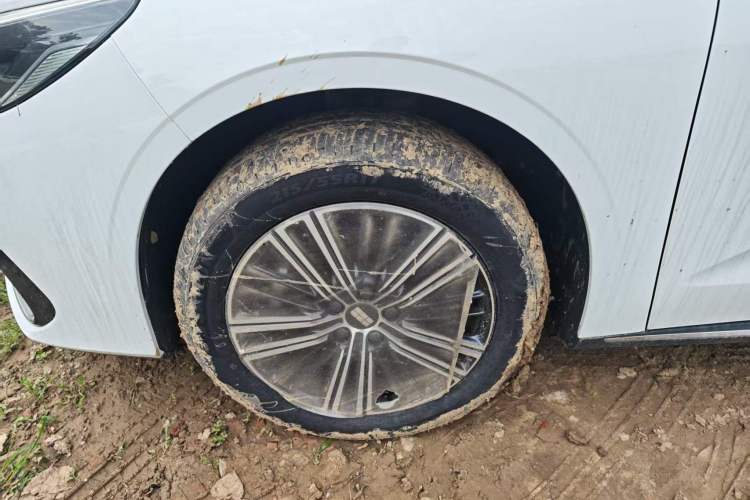 Used Geely Galaxy Stellar 6 2026 Model 125km Exploration+ Edition Left Front Wheel Hub
