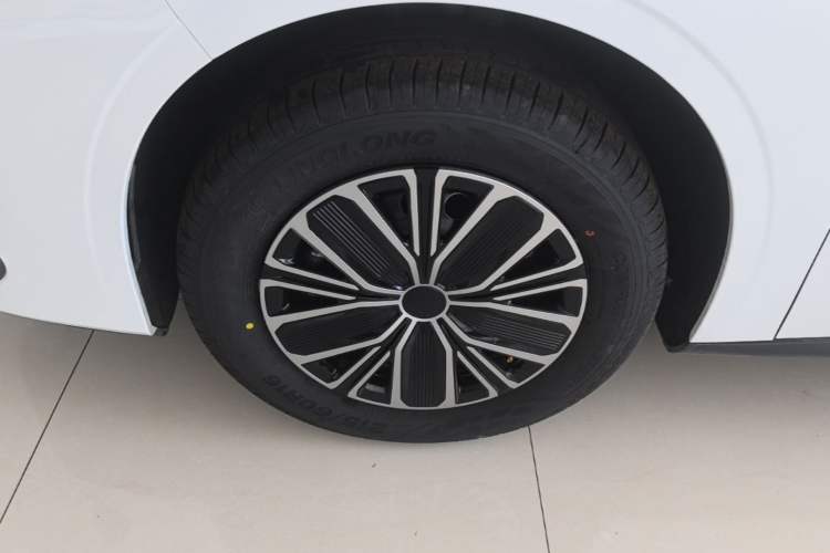 Used Geely Galaxy Stellar 6 2026 Model 125km Free-Style Edition Left Front Wheel Hub