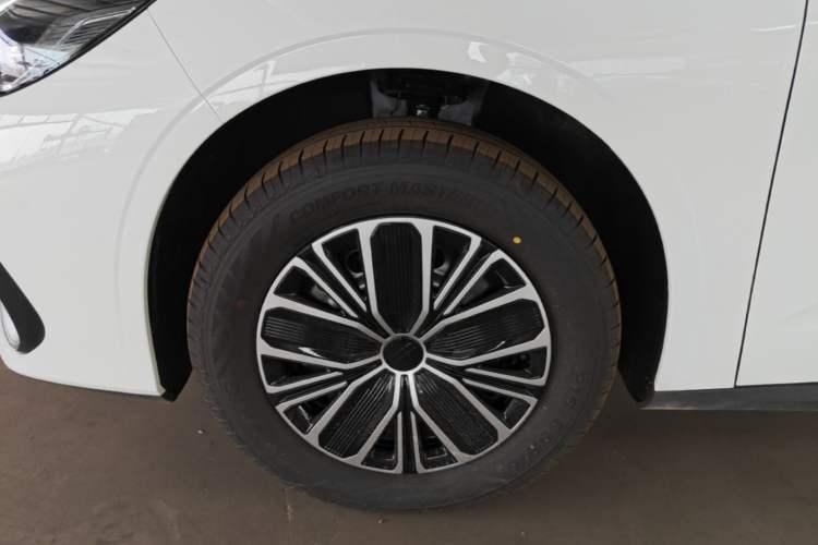 Used Geely Galaxy Stellar 6 2026 Model 125km Free-Style Edition Left Front Wheel Hub