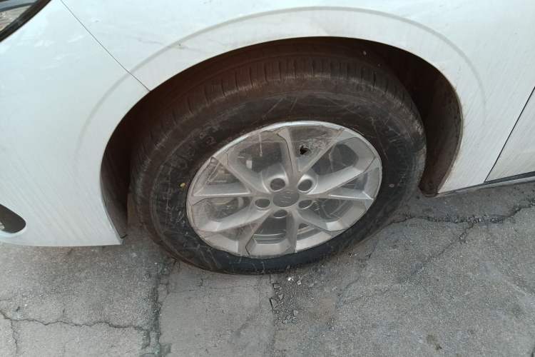 Used Geely Galaxy Stellar 6 2026 Model 125km Long-range Edition Left Front Wheel Hub
