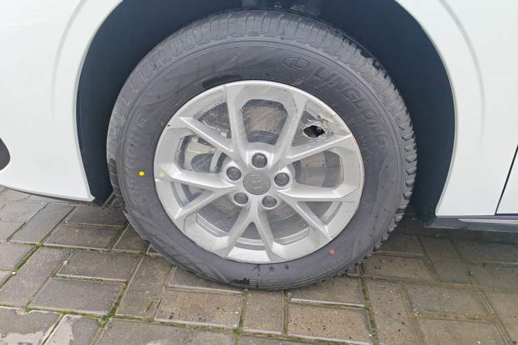 Used Geely Galaxy Stellar 6 2026 Model 125km Long-range Edition Left Front Wheel Hub