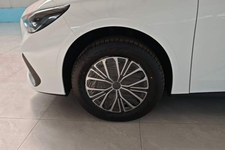 Used Geely Galaxy Stellar 6 2026 Model 60km Free-Style Edition Left Front Wheel Hub