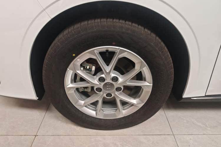 Used Geely Galaxy Stellar 6 2026 Model 125km Long-range Edition Left Front Wheel Hub