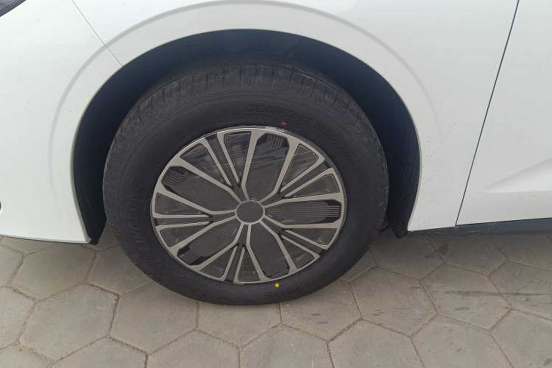Used Geely Galaxy Stellar 6 2026 Model 60km Sailing Edition Left Front Wheel Hub