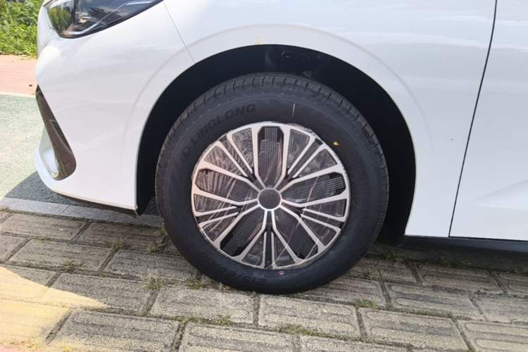 Used Geely Galaxy Stellar 6 2026 Model 125km Free-Style Edition Left Front Wheel Hub
