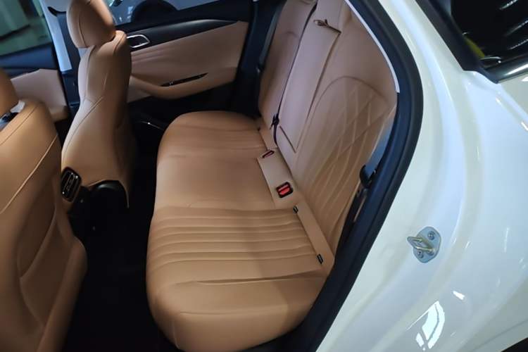 Used Geely Galaxy Stellar 6 2026 Model 125km Exploration+ Edition Left Rear Seat