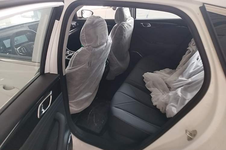 Used Geely Galaxy Stellar 6 2026 Model 125km Long-range Edition Left Rear Seat