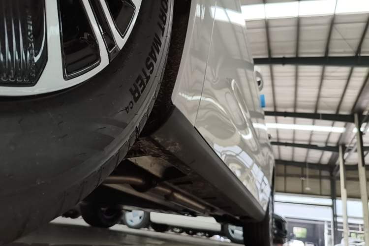 Used Geely Galaxy Stellar 6 2026 Model 125km Free-Style Edition Left Side Sill