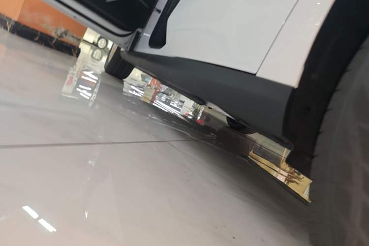 Used Geely Galaxy Stellar 6 2026 Model 125km Free-Style Edition Left Side Sill