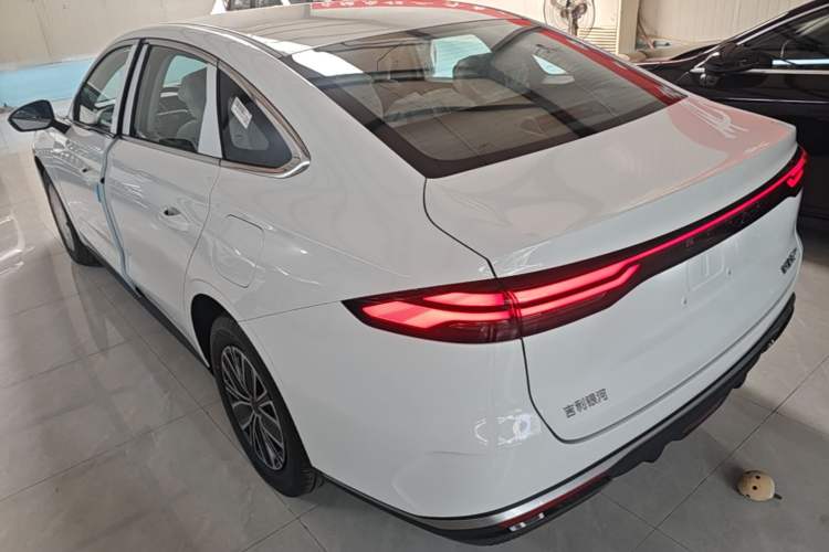 Used Geely Galaxy Stellar 6 2026 Model 60km Free-Style Edition Rear Left 45 Deg