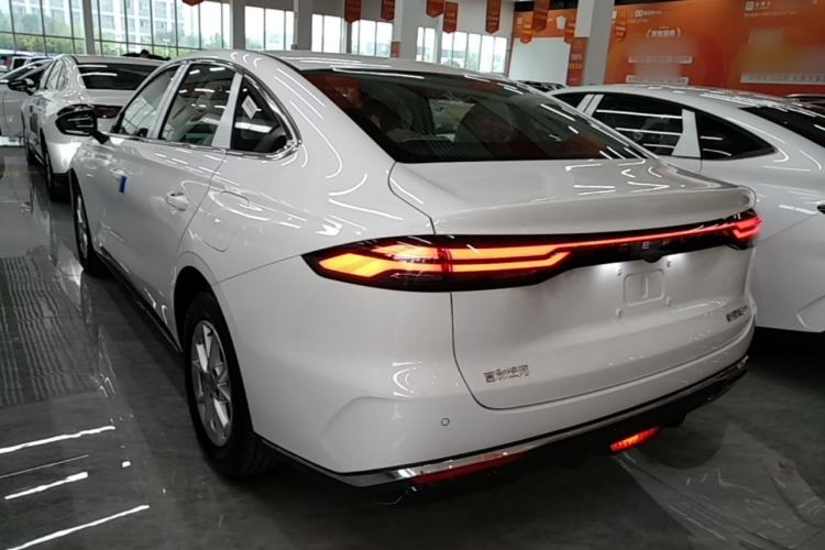 Used Geely Galaxy Stellar 6 2026 Model 125km Long-range Edition Rear Left 45 Deg