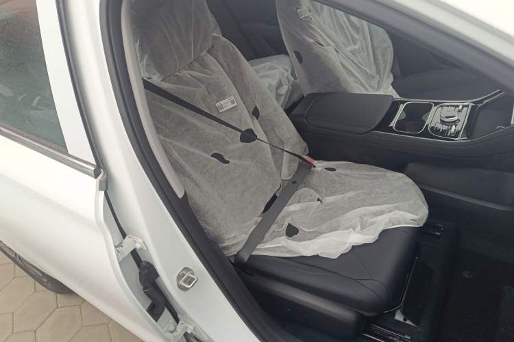 Used Geely Galaxy Stellar 6 2026 Model 60km Sailing Edition Right Front Seat