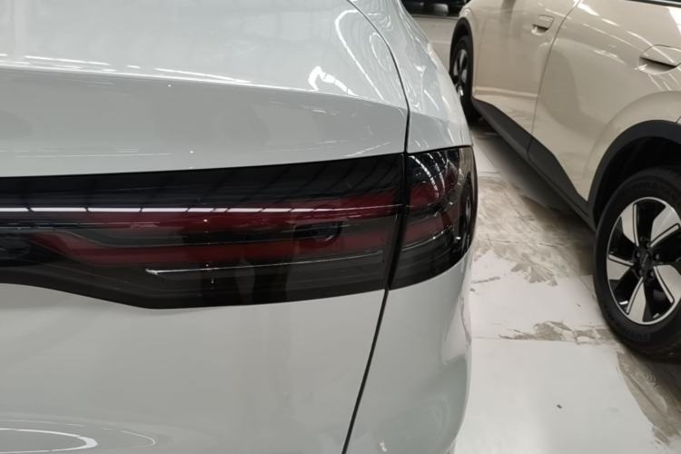 Used Geely Galaxy Stellar 6 2026 Model 125km Free-Style Edition Right Rear Taillight
