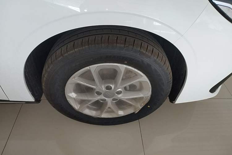 Used Geely Galaxy Stellar 6 2026 Model 125km Long-range Edition Right Rear Wheel Hub