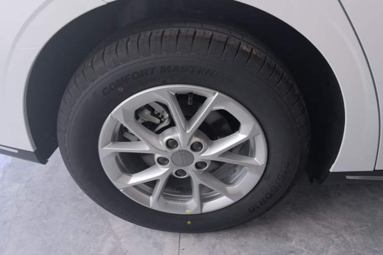 Used Geely Galaxy Stellar 6 2026 Model 125km Long-range Edition Right Rear Wheel Hub