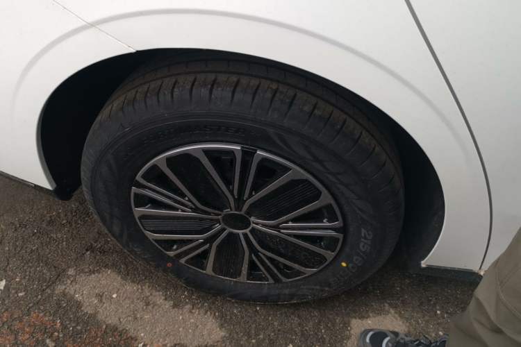 Used Geely Galaxy Stellar 6 2026 Model 60km Sailing Edition Right Rear Wheel Hub