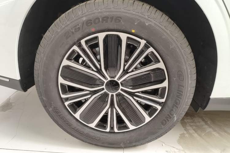 Used Geely Galaxy Stellar 6 2026 Model 125km Free-Style Edition Right Rear Wheel Hub