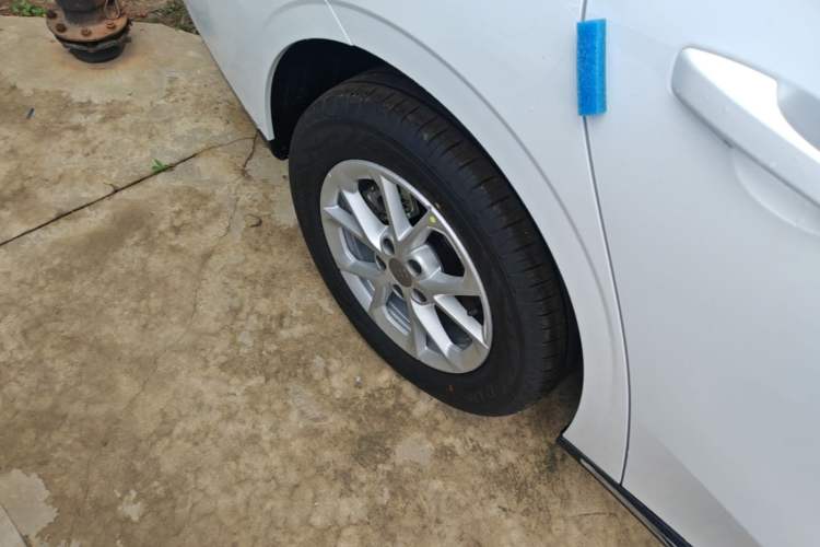 Used Geely Galaxy Stellar 6 2026 Model 125km Long-range Edition Right Rear Wheel Hub