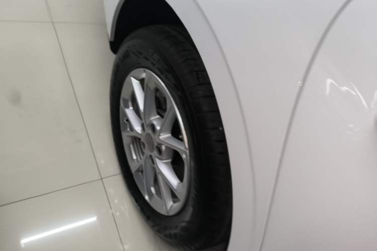Used Geely Galaxy Stellar 6 2026 Model 60km Exploration Edition Right Rear Wheel Hub