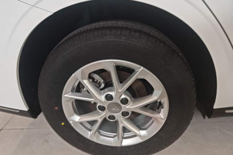Used Geely Galaxy Stellar 6 2026 Model 125km Long-range Edition Right Rear Wheel Hub