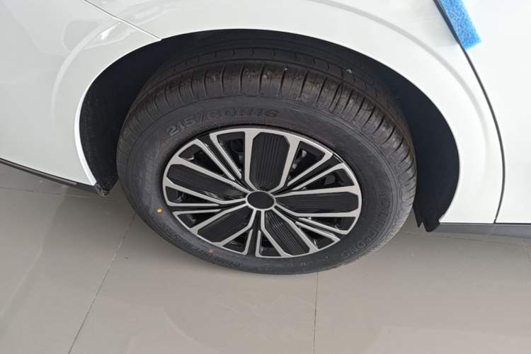 Used Geely Galaxy Stellar 6 2026 Model 60km Sailing Edition Right Rear Wheel Hub