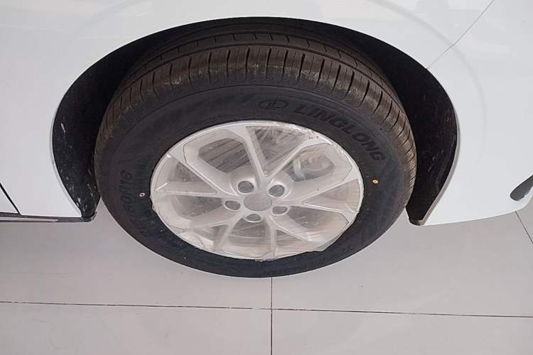 Used Geely Galaxy Stellar 6 2026 Model 125km Long-range Edition Right Rear Wheel Hub