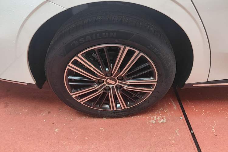 Used Geely Galaxy Stellar 6 2026 Model 125km Exploration+ Edition Right Rear Wheel Hub