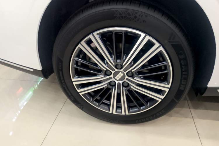 Used Geely Galaxy Stellar 6 2026 Model 125km Exploration+ Edition Right Rear Wheel Hub