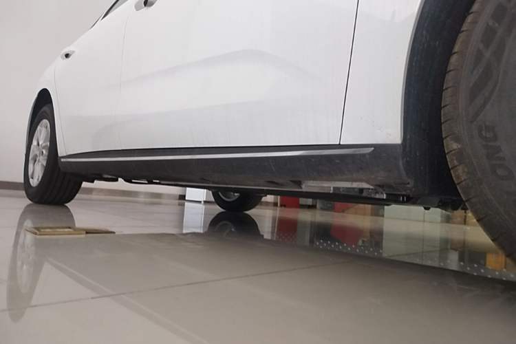 Used Geely Galaxy Stellar 6 2026 Model 125km Long-range Edition Right Side Sill