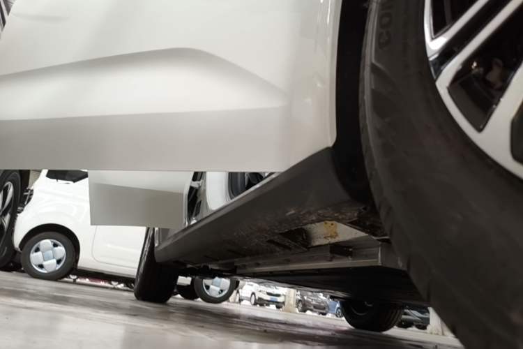 Used Geely Galaxy Stellar 6 2026 Model 125km Free-Style Edition Right Side Sill