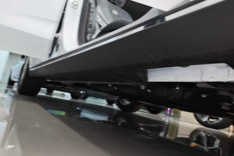 Used Geely Galaxy Stellar 6 2026 Model 60km Exploration Edition Right Side Sill