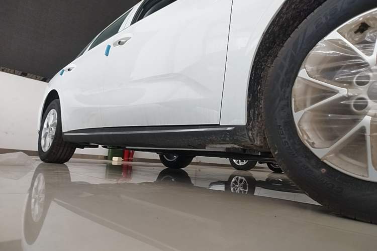 Used Geely Galaxy Stellar 6 2026 Model 125km Long-range Edition Right Side Sill