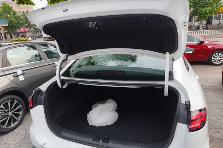Used Geely Galaxy Stellar 6 2026 Model 125km Free-Style Edition Trunk