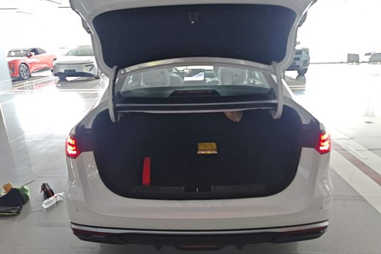 Used Geely Galaxy Stellar 6 2026 Model 60km Sailing Edition Trunk