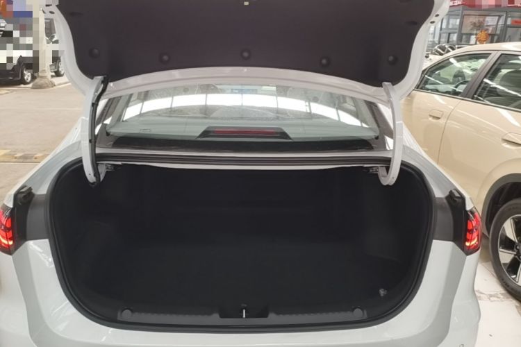 Used Geely Galaxy Stellar 6 2026 Model 125km Free-Style Edition Trunk