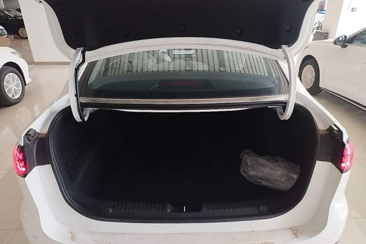 Used Geely Galaxy Stellar 6 2026 Model 125km Long-range Edition Trunk