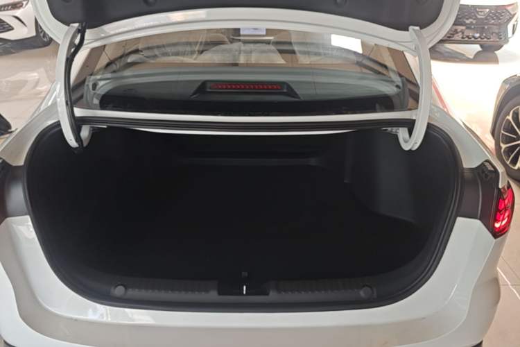 Used Geely Galaxy Stellar 6 2026 Model 60km Free-Style Edition Trunk