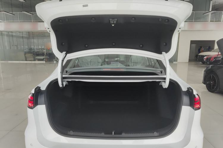 Used Geely Galaxy Stellar 6 2026 Model 125km Free-Style Edition Trunk