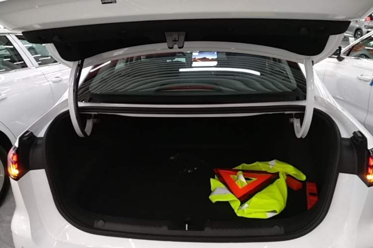 Used Geely Galaxy Stellar 6 2026 Model 125km Long-range Edition Trunk