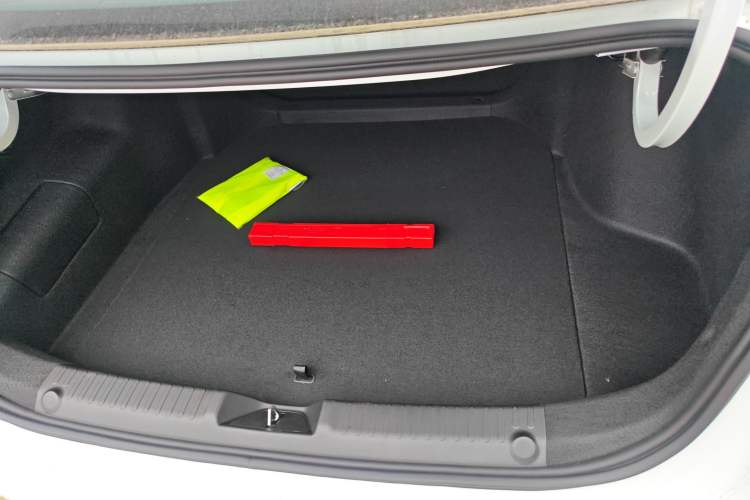 Used Geely Galaxy Stellar 6 2026 Model 125km Long-range Edition Trunk